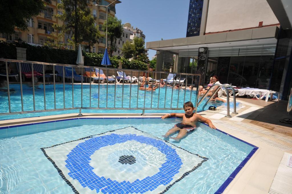 Kleopatra Micador Otel Аланя Екстериор снимка