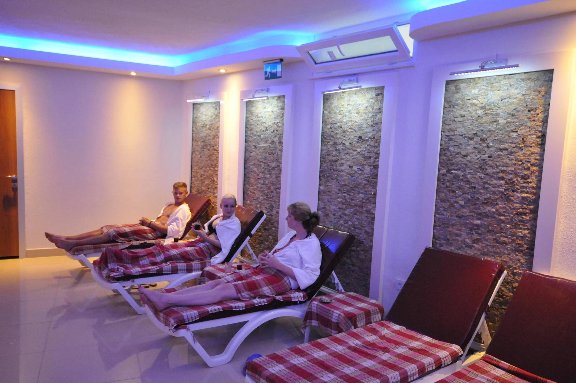 Kleopatra Micador Otel Аланя Екстериор снимка